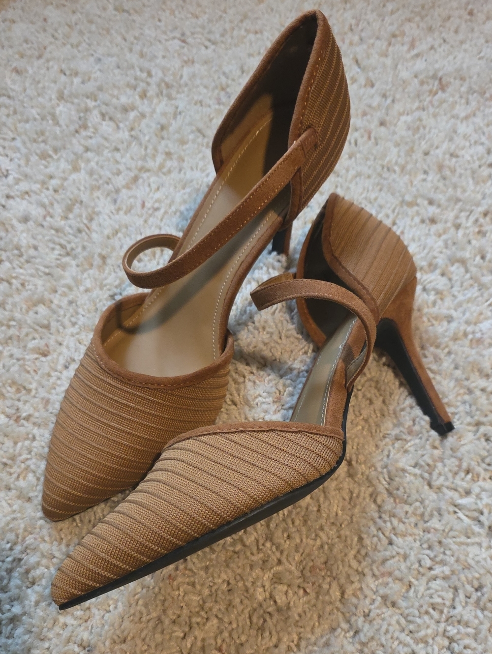 Women's Tan Pointed Heels Size 9